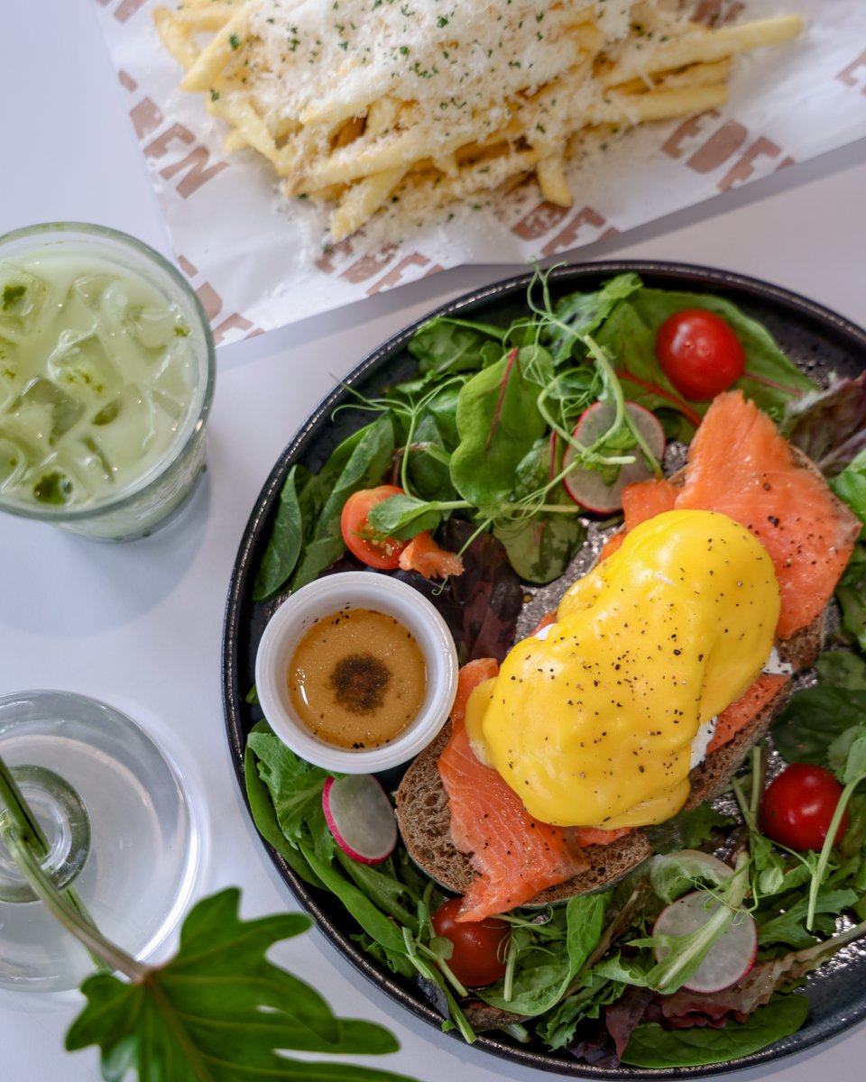 Eggs Benedict with Smoked Salmon